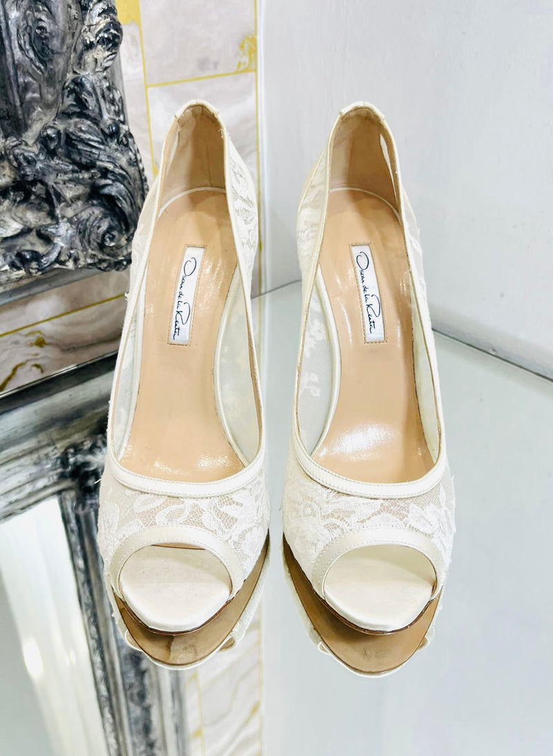 Oscar De La Renta Lace-Mesh Pumps. Size 40.5