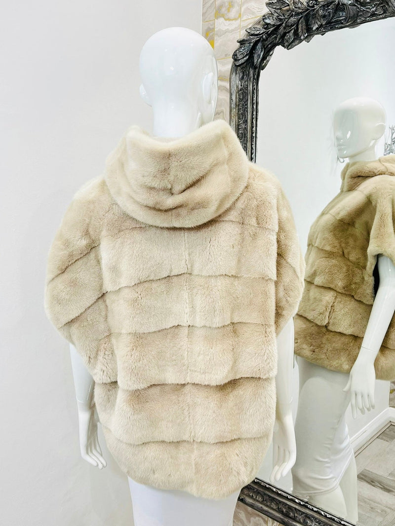 Divine Cashmere Mink Fur Hooded Gilet. Size 38FR