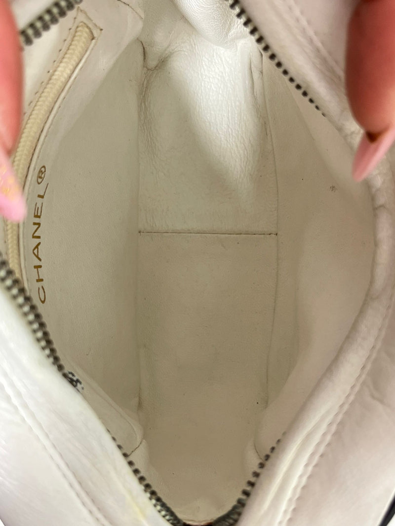 Chanel Vintage Leather Double 'CC' Logo Camera Bag
