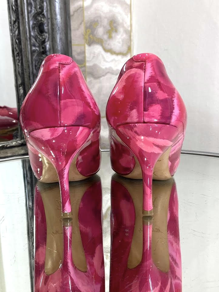 Louis Vuitton Patent Leather Bloom Heels. Size 39